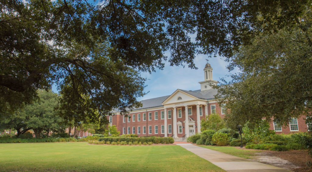 EDU AOC 30TopAccreditedOnlineBachelorDegreePrograms 23 UniversityofNorthCarolinaWilmington