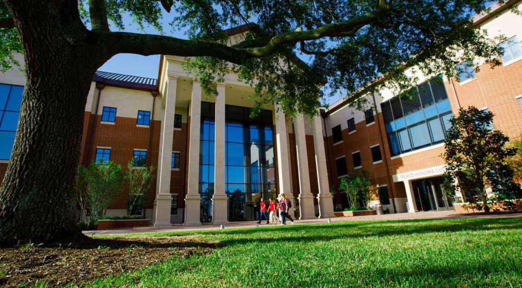 EDU AOC 30TopFastedAccreditedOnlineGraduateColleges 16 LamarUniversity