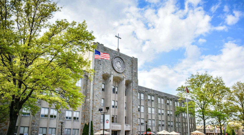 EDU AOC 30BestOnlineCollegesforVisuallyImpairedStudents St.JohnsUniversity
