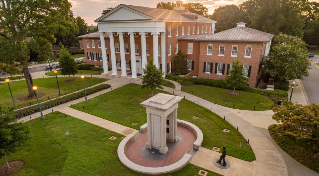 EDU AOC 30BestOnlineCollegesforVisuallyImpairedStudents UniversityofMississippi