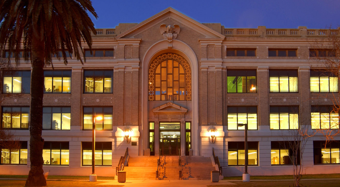 30 Accredited Online Colleges for Real Estate