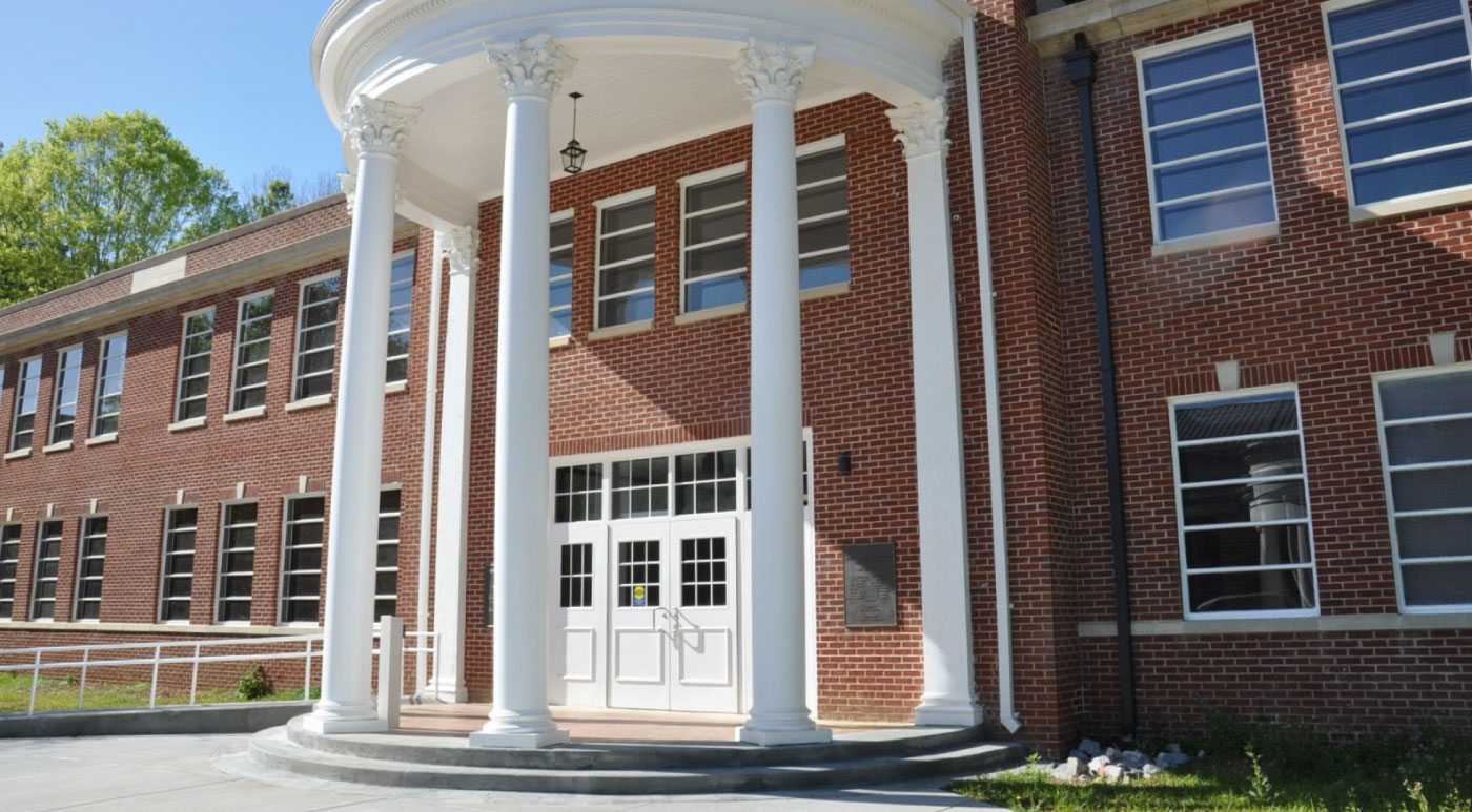 30 Accredited Online Colleges for Real Estate