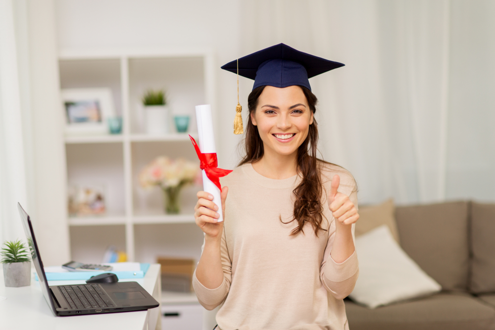 What are the Similarities and Differences Between Online Bachelor Degrees and Traditional Degrees?